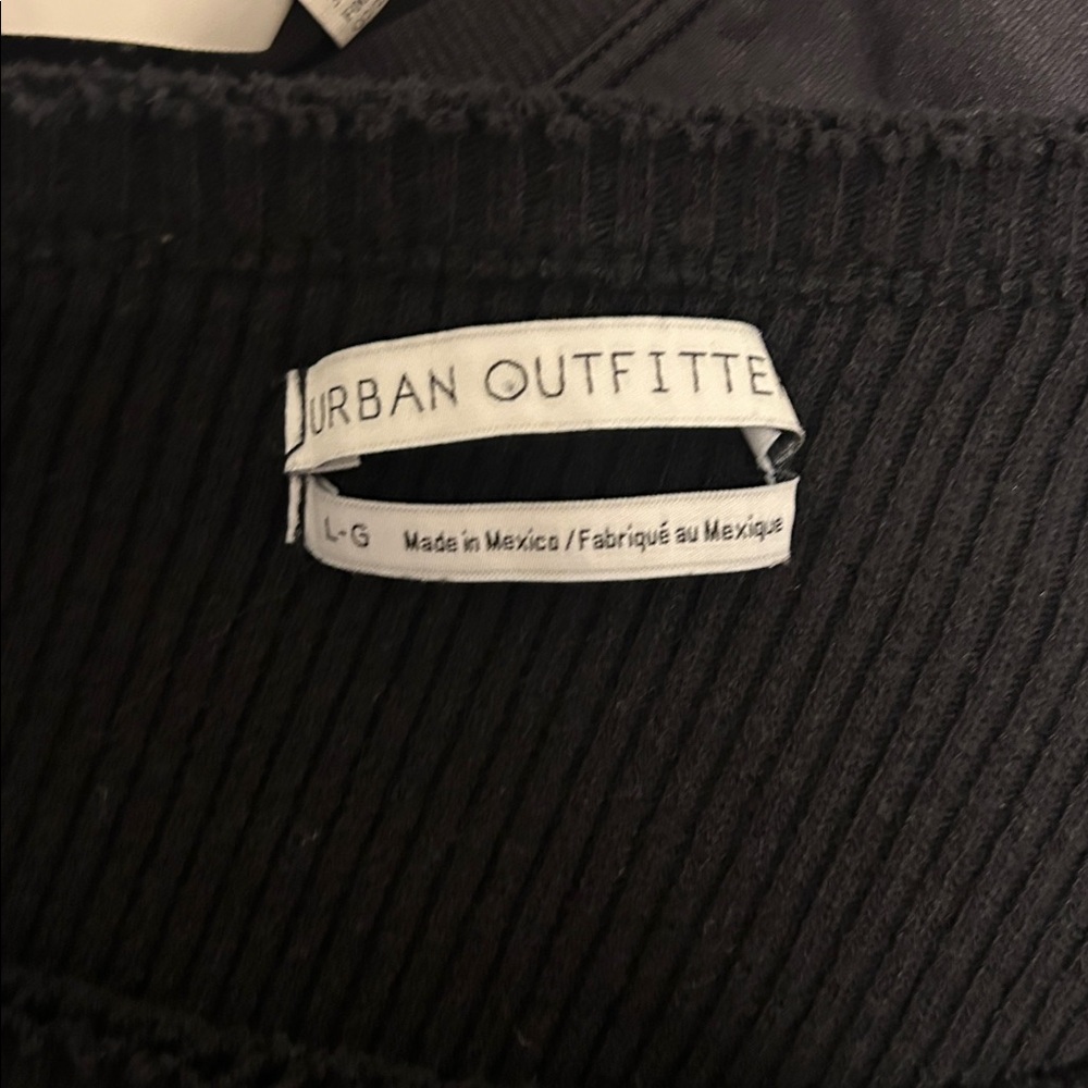 Urban Outfitters Black Ribbed One-Shoulder Crop Top Size Large - Picture 6 of 7